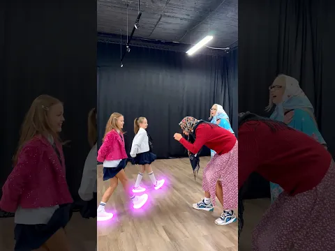 Шаффл Баттл 😎🔥 LITTLE GIRLS 👧 VS GRANDMOTHERS 👵 WHO WIN ? 🏆🤔 NEON MODE 😨