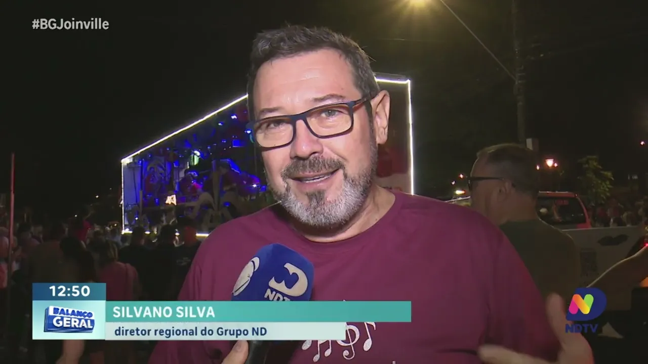 Parada de Natal: evento leva espetáculo natalino para as principais ruas de Joinville