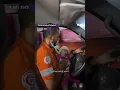 Download Lagu Paramedic attempts to resuscitate Palestinian child while driving ambulance