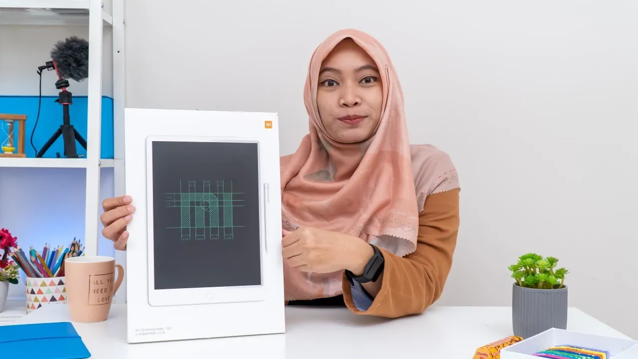 HP INI DULU HARGA NYA 5 JUTAAN ! SEKARANG CUMA 300 RIBU AN | UNBOXING BLACKBERRY Z10 DI TAHUN 2020. 