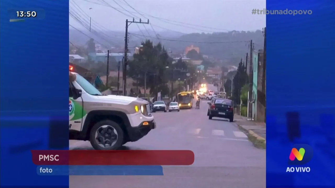 Rio Negrinho: homem sequestra ônibus e faz passageiros reféns para tentar reatar com a ex