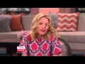 Elizabeth Banks Shows Off Her Feet on TheTalk