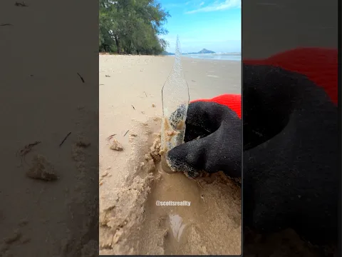 I Found Glass in the Sand! 😳