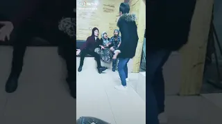 ابوي عايز يتزوجني 