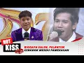 Lagu Selain Piawai Bermusik, Tenyata Valen Gemar Bermain Sepak Bola | Hot Kiss
