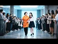 Download Lagu 清潔工竟是集團董事長！勢利眼經理嫌她髒將她驅趕，只有灰姑娘願意接待她，下秒總裁一聲“媽”震驚全場！#短劇 #短劇推薦 #短劇全集 #drama #逆襲 #都市 #情感
