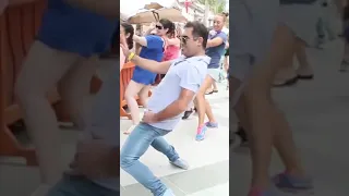 رقص الاجانب ع اغنية بشرة خير 