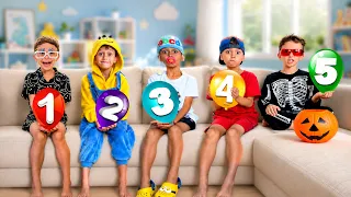 Марк играет с папой в детский сад и другие детские игры