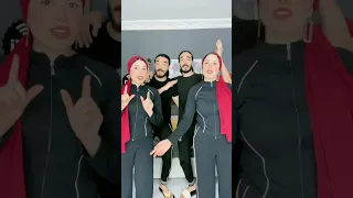 طول ما الدنيا دي بينا بتلف    دندنها