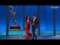 Video di Sandra Oh & Andy Samberg presenting at the Emmys (Korean sub)