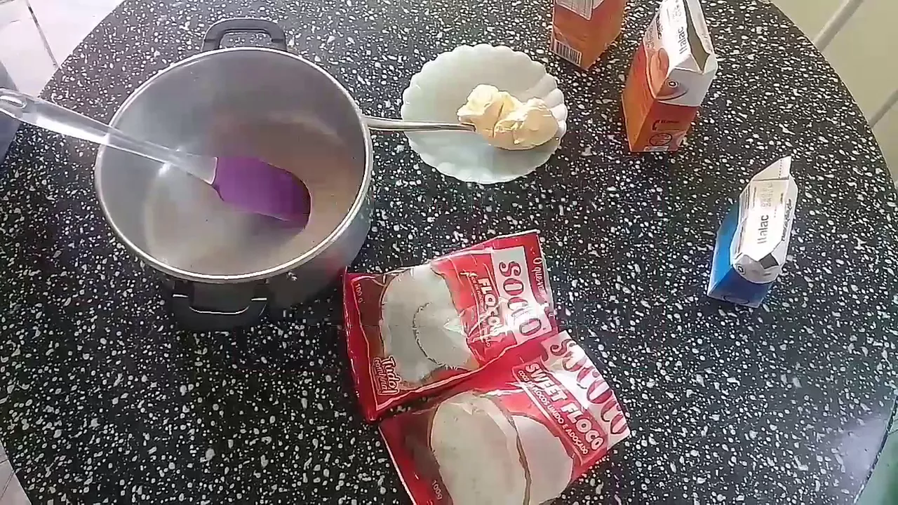 PORQUE NÃO FIZ ANTES É SÓ JUNTAR NESCAU COM MAIZENA E PRONTO