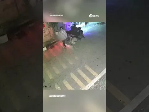 cô gái đi làm về khuya bị 2 đối tượng lạ mặt mang theo "đồ" rồi tác động khiến cô phải khâu 6 mũi,