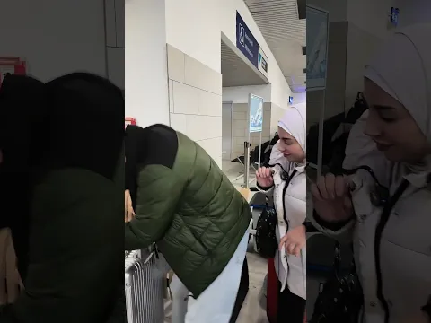 حتى بالمطار ما خلّوني بحالي 😂🧳 #ضحك #كوميديا #مقلب #حمزه_سمر #مقالب
