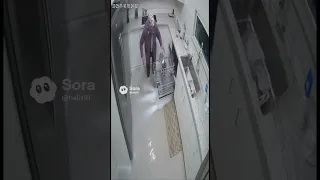 الخالة اشترت جلاية تغسلها الصحون ولكن 