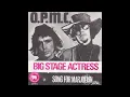 Download Lagu O.P.M.C. - Big stage actress (Nederbeat / pop) | ('t Gooi) 1971