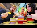 Download Lagu Kdo sní víc running sushi z naší rodiny? | Vyhrála Arianka Challenge?!