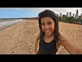 Download Lagu BRINCANDO NA PRAIA!- PLAYING ON THE BEACH!