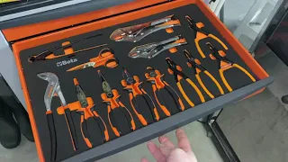 Beta tools cart with 5924 Toolkit