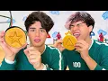 Download Lagu Trying The SQUID GAME Honeycomb Candy Challenge
