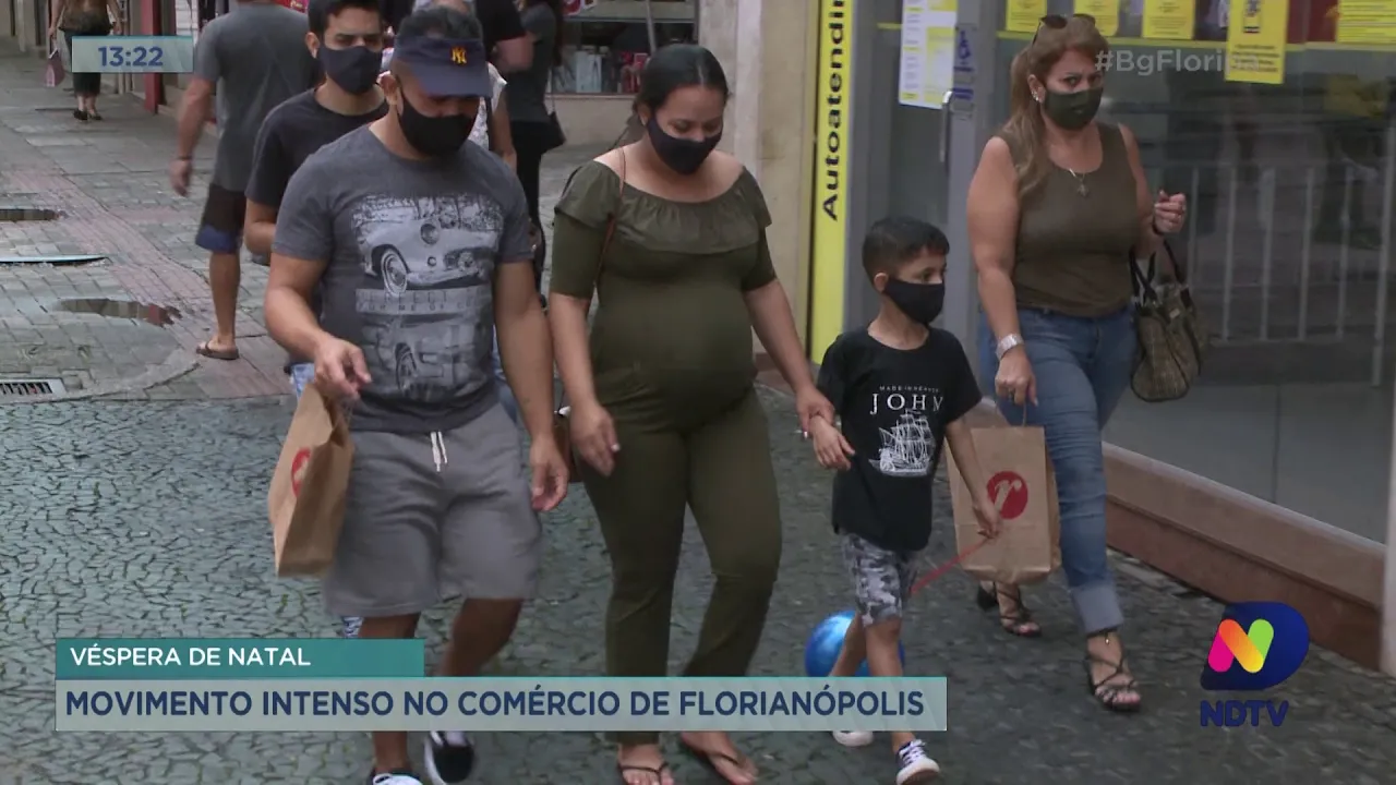 Véspera de Natal: movimento intenso no comércio de Florianópolis