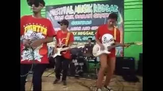 Download musik reggae saat ku luka , sendiri versi ANSAS'NA'RASTA MP3