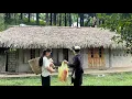 Download Lagu Dakloos meisje krijgt enorm cadeau van oude dame - en helpt haar bij het renoveren van haar nieuwe h