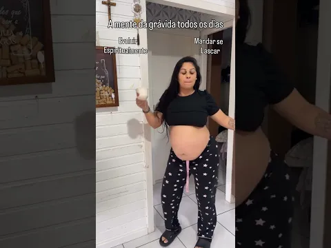 Mais alguém ?🙋🏻‍♀️🤣🙈 #shortsvideo #humor #comedia #psicologiadagravidez #memes #vaiprofycaramba