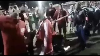 كمال في دور الكابو يغني  حكاية من قلبي  مع الجماهير الودادية دندنها