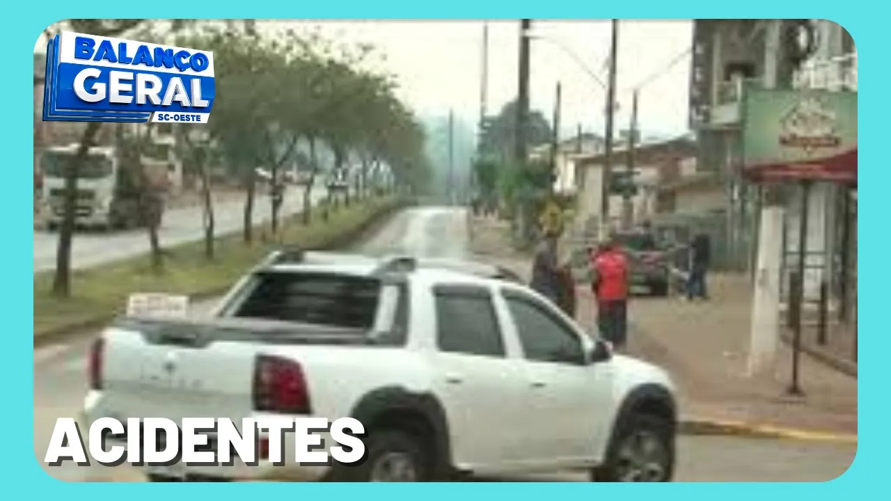 Resíduo na pista causa acidentes no bairro Efapi em Chapecó