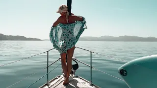 CARNAGE IN KEFALONIA: Sailing calamities, Jelly fish attacks & cowboy charter boats! • S4Ep15