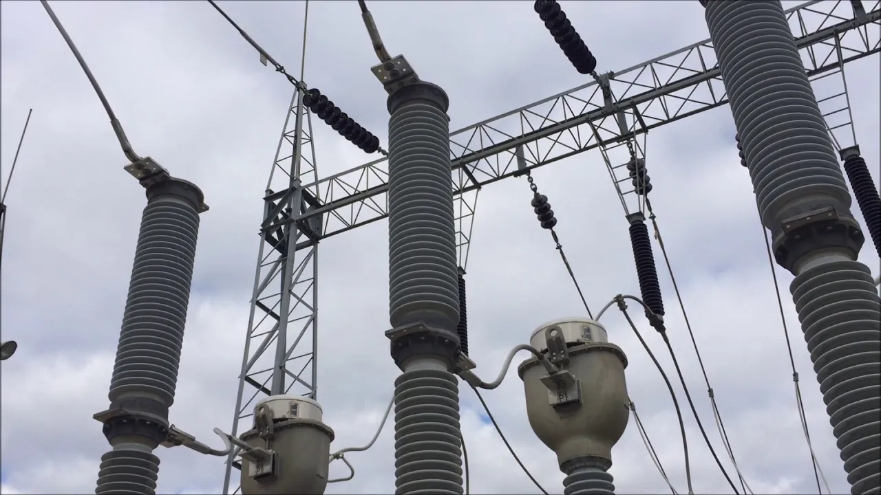 How does a 132kV Circuit breaker work - A brief overview of what goes on inside