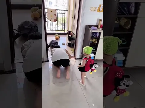 吓唬谁呢，我是被吓大的吗？不让走出去那我不会爬出去吗，欧耶  #搞笑 #funny #cute #萌娃