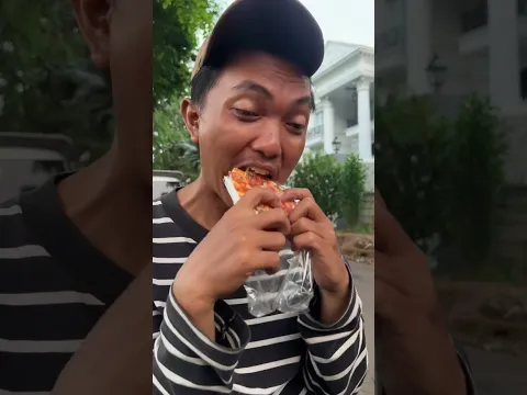 Kucing Sedih Mau Makan