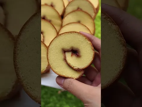 Resep kue gulung lembut berpori halus.