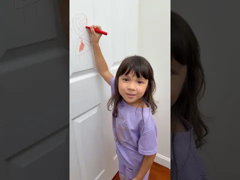 Don't draw on the door - good habits for kids 🌈 Maya and Molly