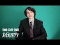 Download Lagu Finn Wolfhard over 'Stranger Things', horrorfilms en liveoptredens | This or That