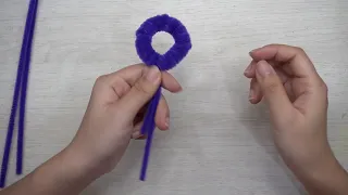 A lovely little wreath, perfect for decorating during Christmas, and easy to make.