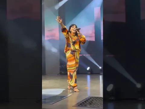 Não sabemos o que o amanhã nos reserva, mas sabemos que Jesus já está lá. #Eyshila #adoração