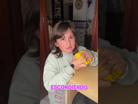 MI SOBRINA ESCONDE ALGO MISTERIOSO en LA CAJA 📦