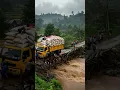 JEMBATAN NYARIS AMBRUK‼️ Truk Bermuatan Berat Nekat Menyeberang di Tengah Banjir 😱🌊 #breakingnews
