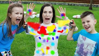 Mommy cooks tasty ice cream for kids and plays color games😁🎊
