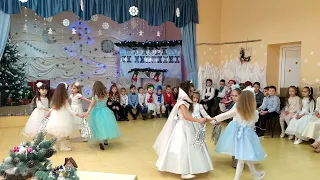 Пісня сніжинок танцювальна композиція 