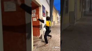 يوم الحظر وعاوز انزل كورونا  يوم الحظر وعاوز انزل كورونا