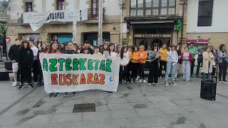 Eskuttun: Azterketak euskaraz!
