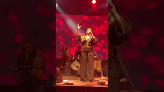 الفنانة نادية لعروسي قولو ليها تنساني مهرجان وليلي الفرقة الموسيقية فيجطا 