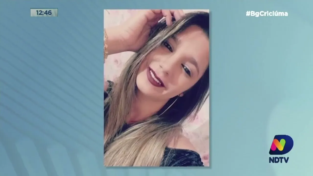 Familiares e amigos fazem protesto após a morte de jovem atingida por homem embriagado em Laguna