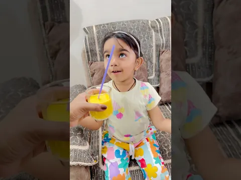 Kashvi ko juice bana dia 🥰