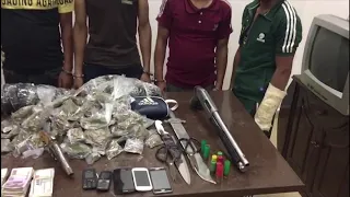 ضبط عناصر تشكيل عصابى بحوزتهم أسلحة نارية وبيضاء وكمية من مخدر البانجو بقصد الإتجار دندنها