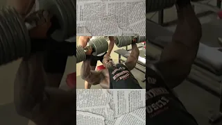 ياتري مين اقوي روني كولمان ولا ايدي هال 