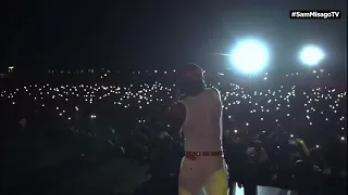 Balaaa! Diamond alivyopiga Show ya Live Rwanda mashabiki washindwa kujizuia na kuanza kuimba naye